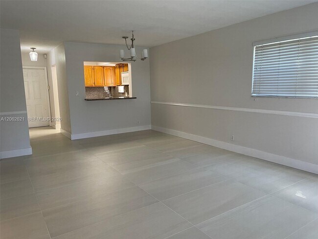 Foto del edificio - 6703 N Kendall Dr