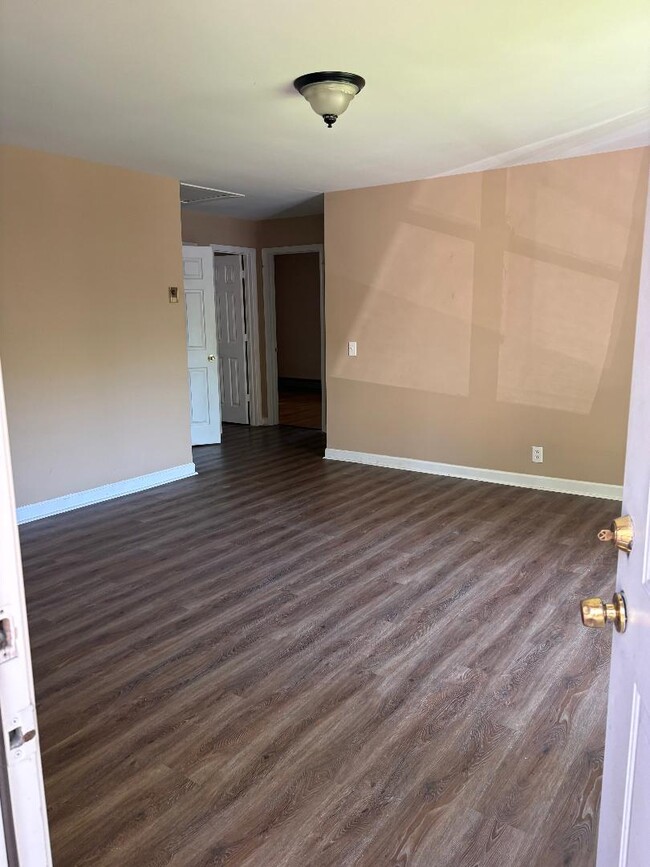 Foto del edificio - 1509D Sweetbriar Ave