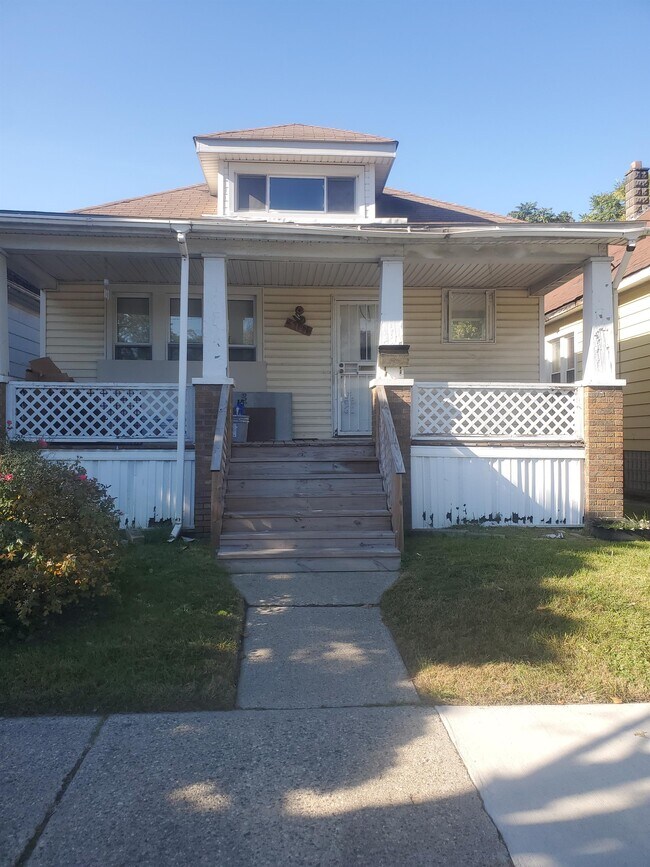 Building Photo - 5121 McClellan Ave