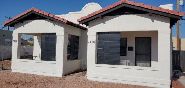 Building Photo - 742 E McKinley St