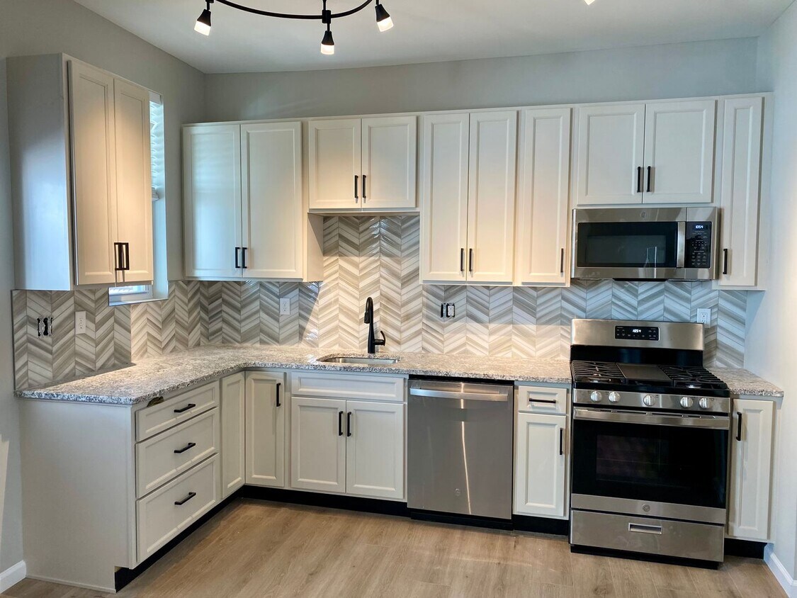 Primary Photo - Beautiful Renovated Condo in The Hill
