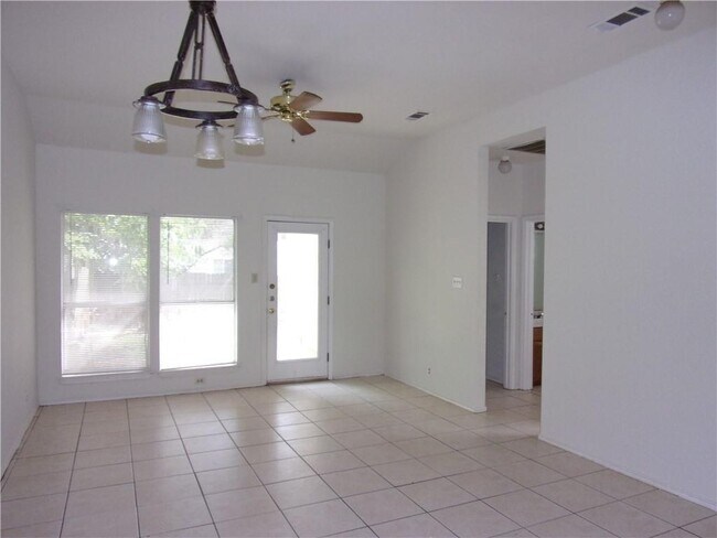 Building Photo - 1227 Armadillo Rd