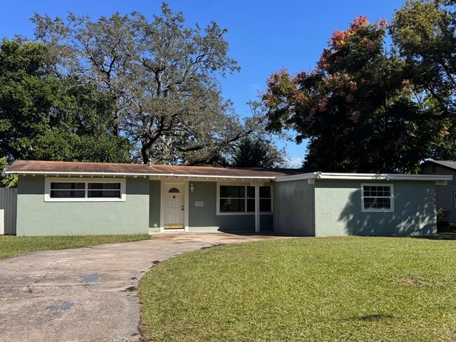 Foto del edificio - 2429 Sandy Ln