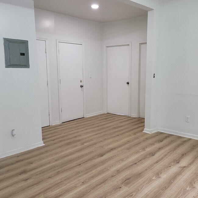Sala de estar - 149 Sanford St