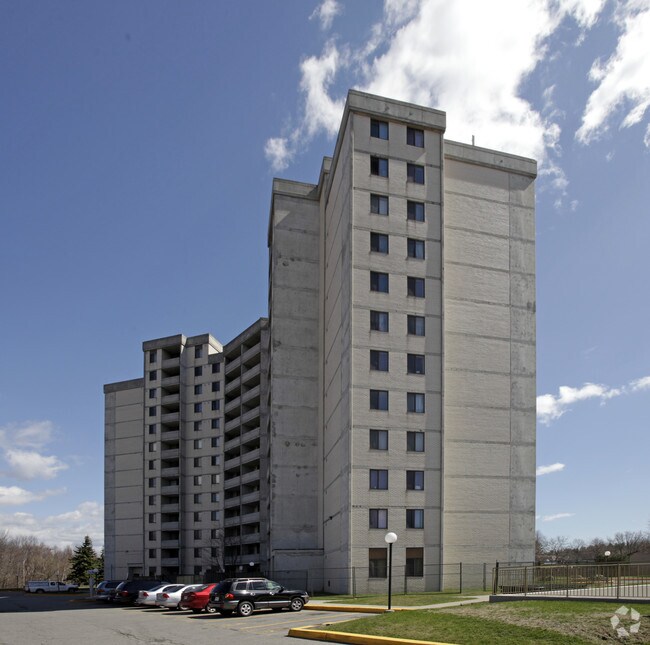 Photo du bâtiment - Livonia Place Apartments