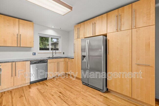 Foto del edificio - 1558 Greenbriar Blvd
