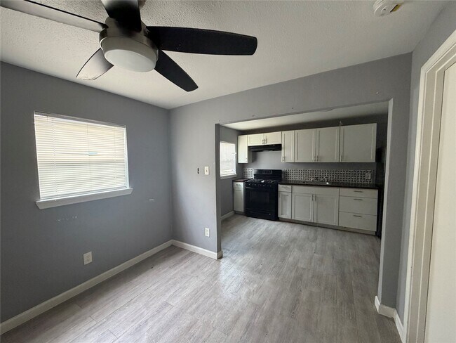 Foto del edificio - 7018 Avenue F