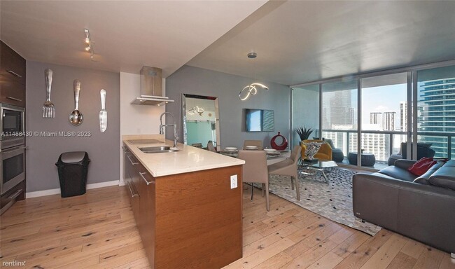 Building Photo - 1 br, 1 bath Condo - 485 Brickell Ave Apt ...