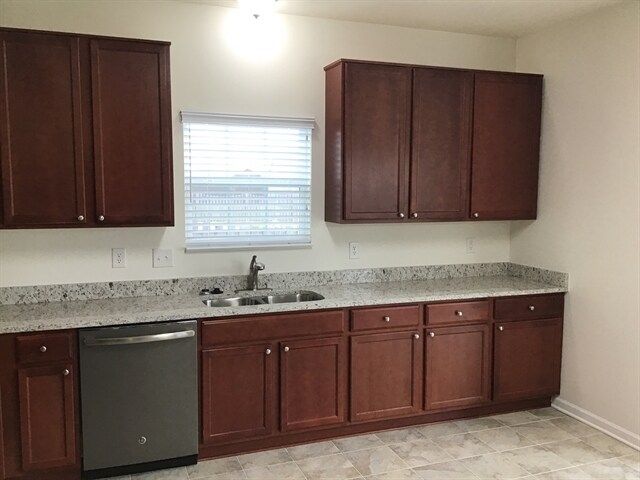 Building Photo - 635 Prospector Dr