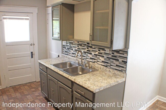 Foto del edificio - 3 br, 1 bath House - 2720 Dwight Avenue