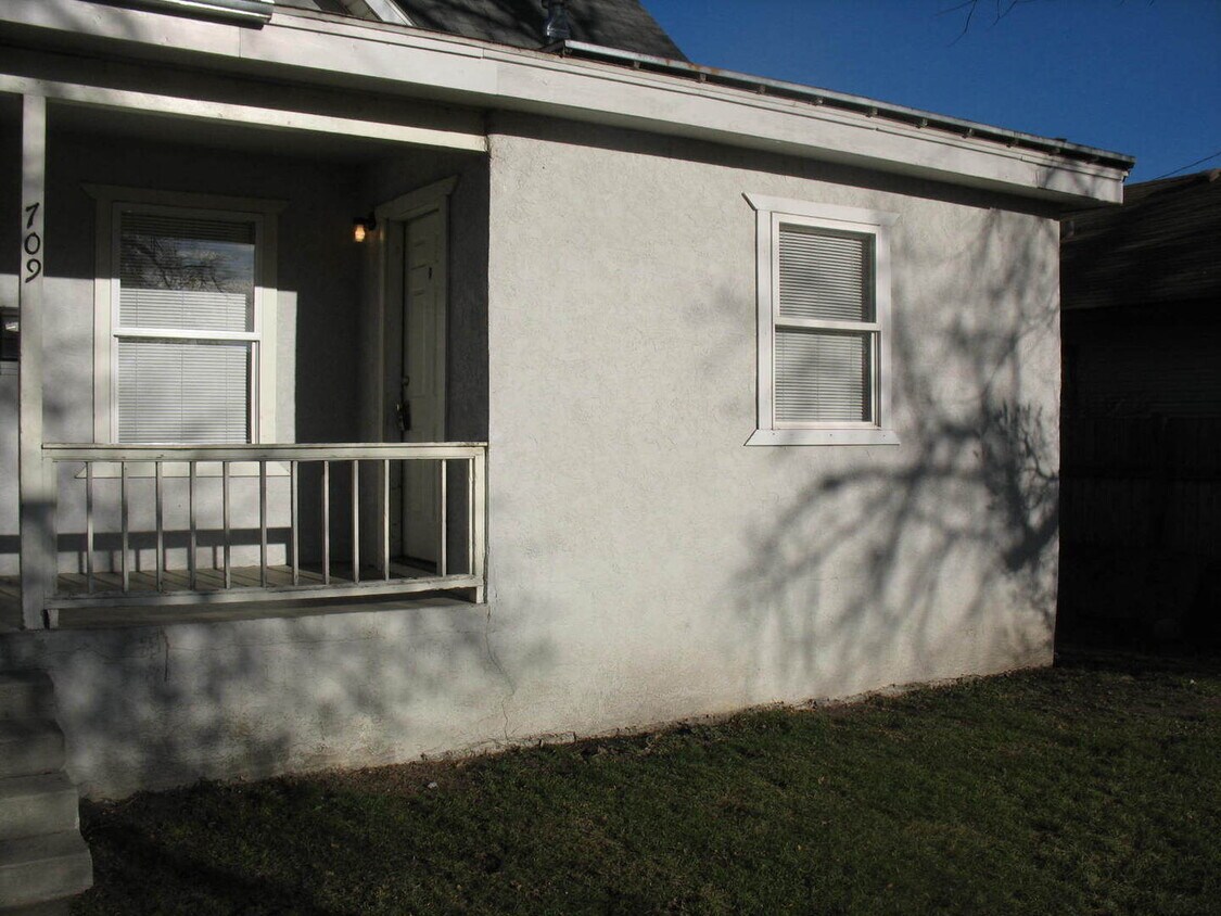 Foto principal - 709 Belmont