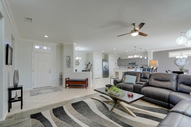 Building Photo - 16431 W Boulder Vista Dr