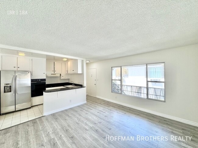 Building Photo - 3718 Mentone Ave