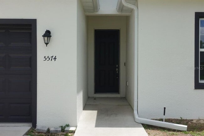 Building Photo - 5574 SW 128th Pl