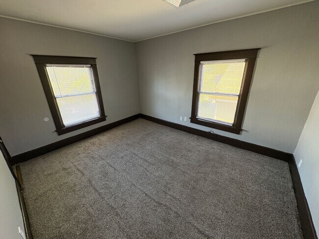 Foto del edificio - 2963 Dudley St