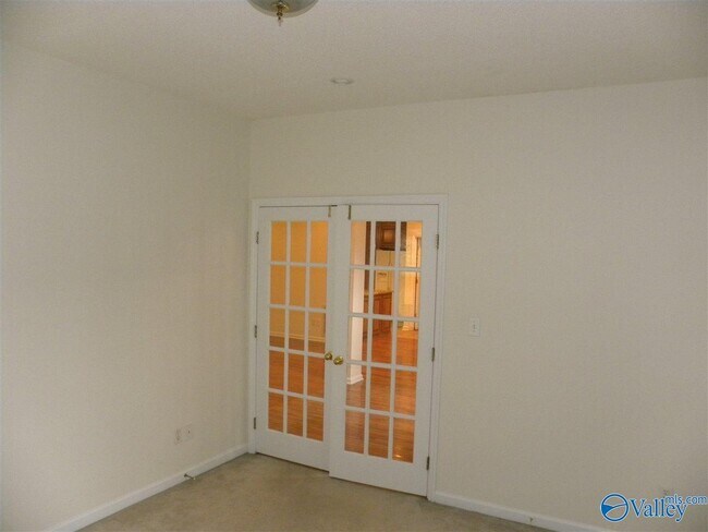 Building Photo - 104 Nobleton Ln NW