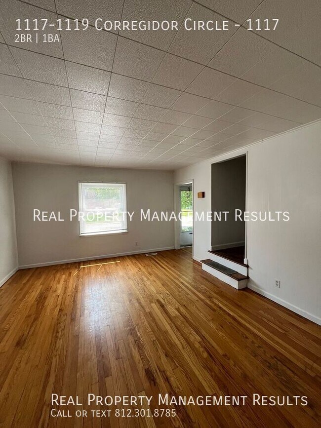 Foto del edificio - 1117-1119 Corregidor Circle-1117