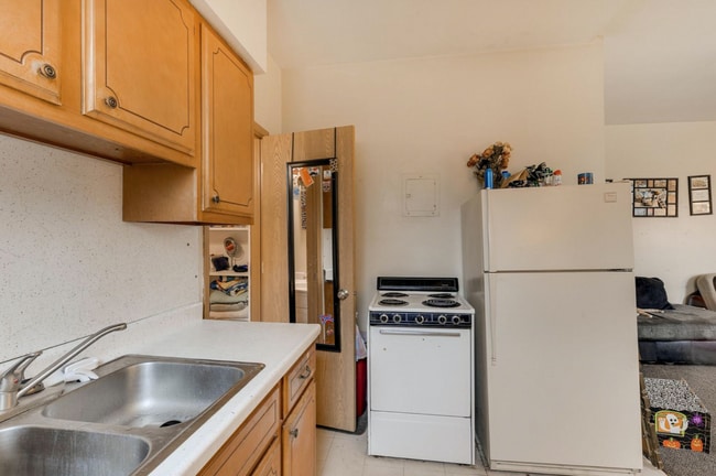 Building Photo - 680 6th St