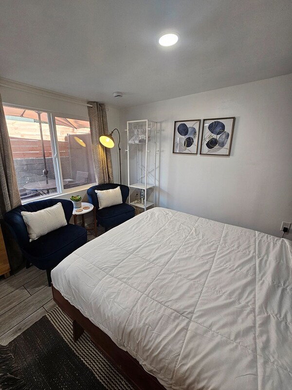 Foto del edificio - 6339 Jeff St