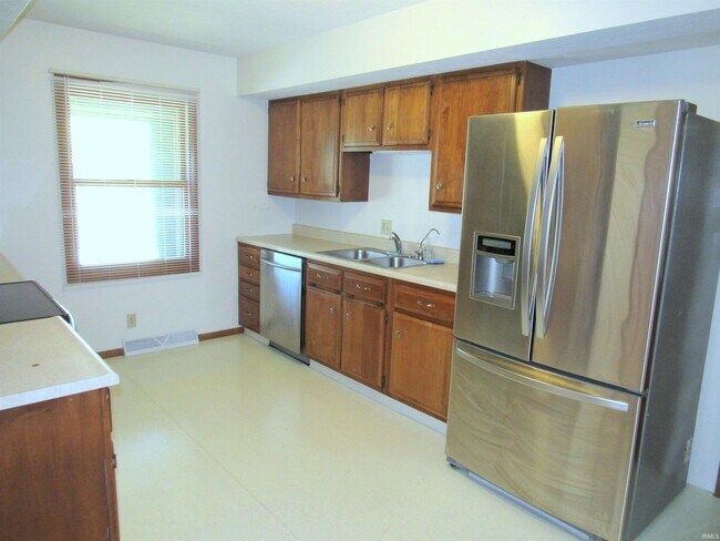Building Photo - 4401 E Cambridge Ct