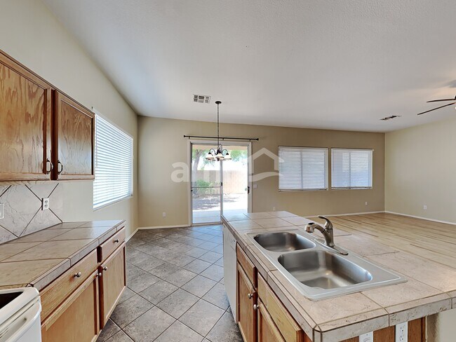 Building Photo - 15843 N 135th Dr