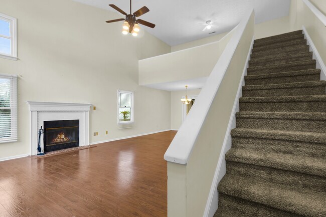 Building Photo - 1824 Caracara Dr