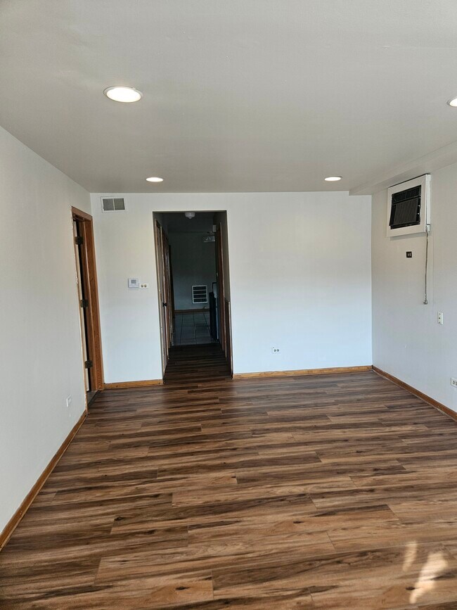 Sala de estar - 7926 S Kedzie Ave