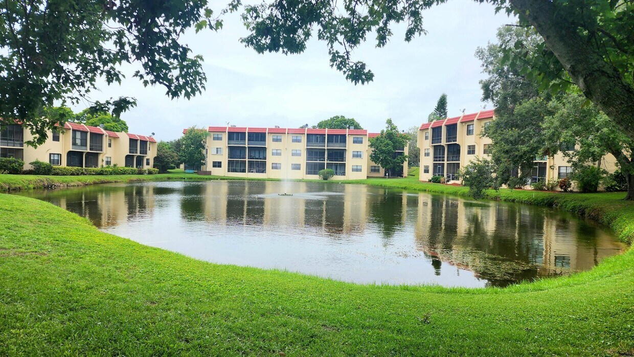 Foto principal - 2050 Oleander Blvd