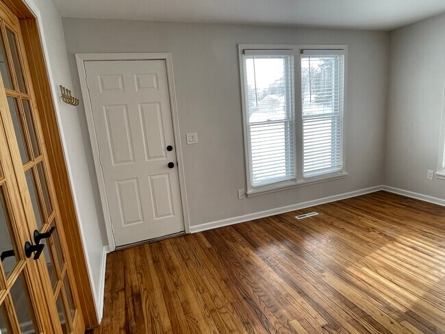 Foto del edificio - 2450 Gerald Ave