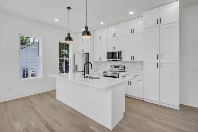 Building Photo - 4BR/4BA New Build in Old Hickory