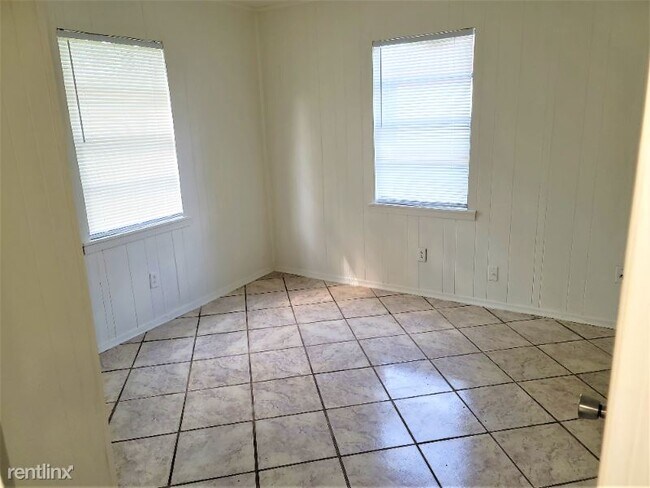 Building Photo - 3 br, 1 bath House - 634 Terrell Dr