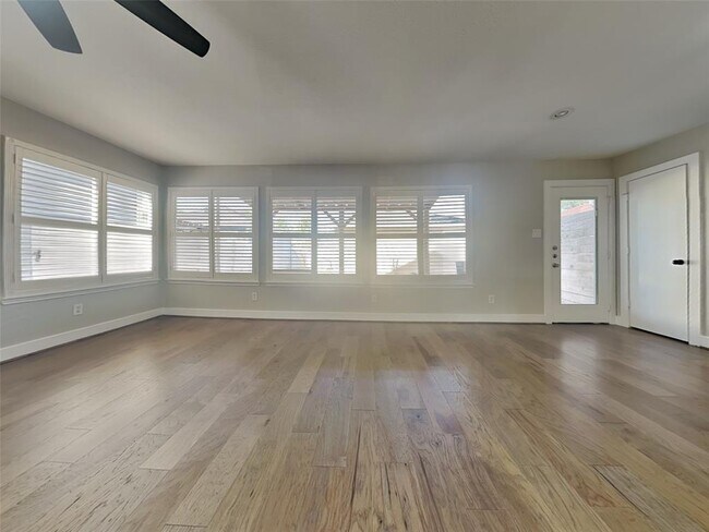 Building Photo - 18734 Atasca Oaks Dr