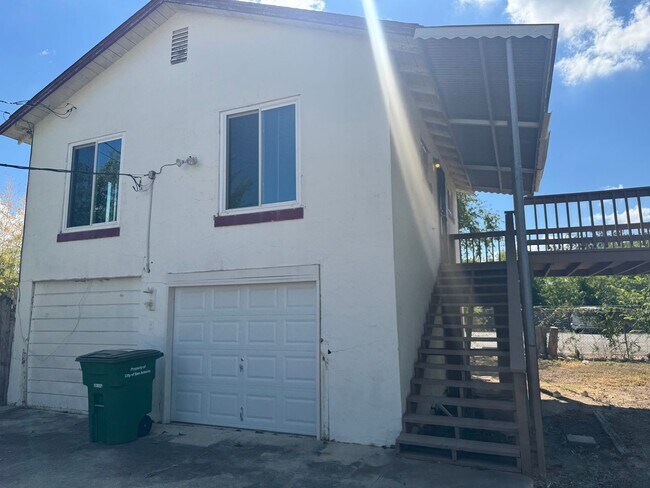 Photo - Robert E Lee Apartment