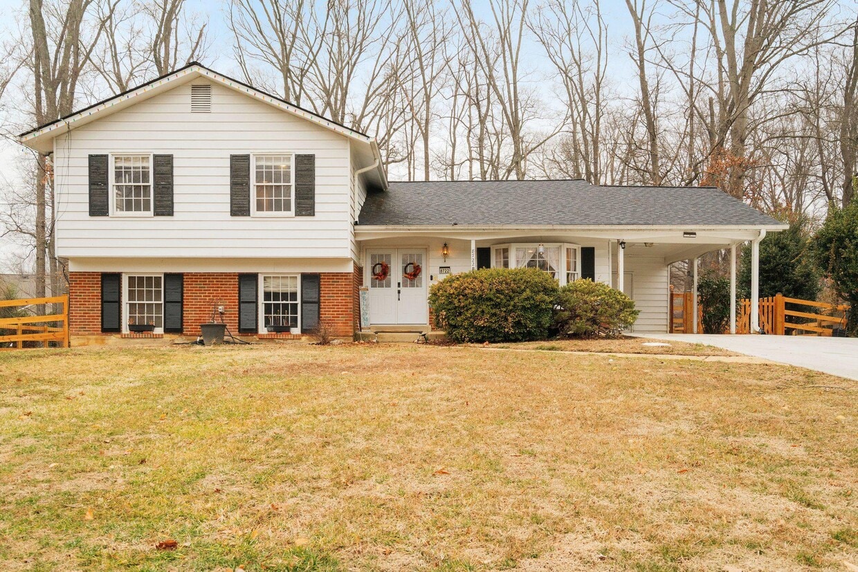 Photo - 8722 Falkstone Ln (Alexandria, VA)