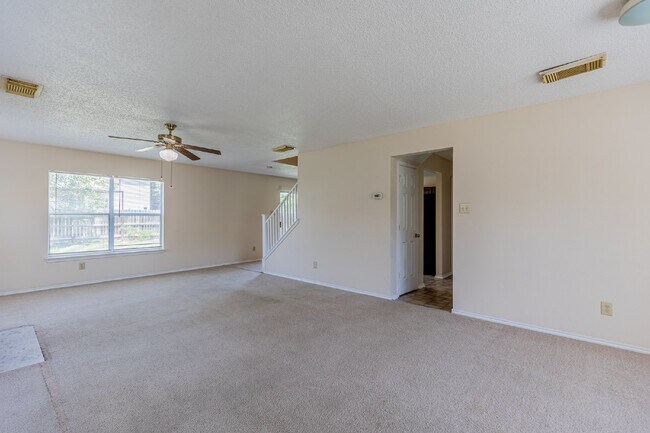 Building Photo - 7819 Dueling Oak