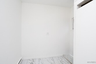 Building Photo - 109 6th Ave