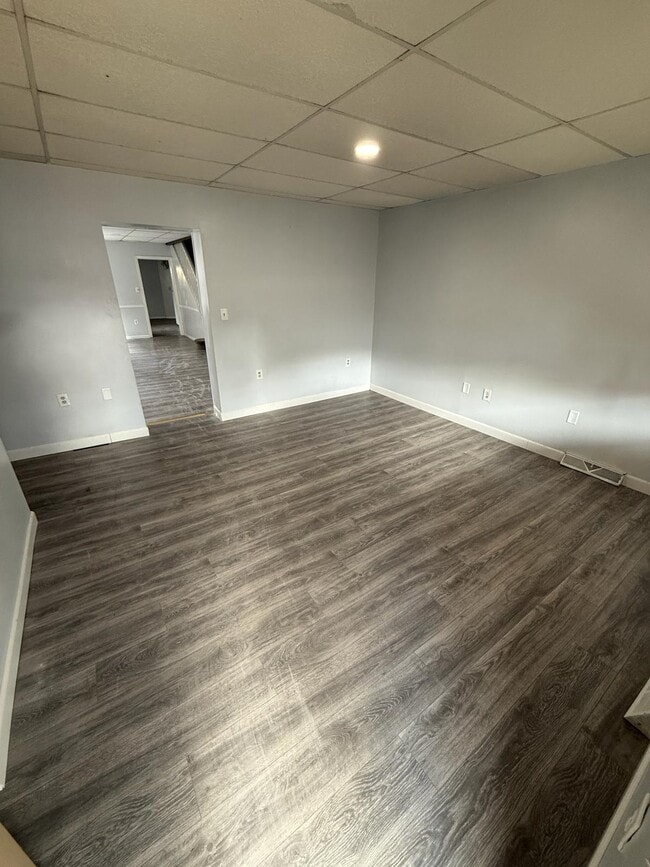 Building Photo - 130 Queen St