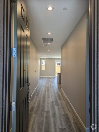 Building Photo - 578 Pleasant Dr