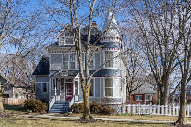 Downtown Palatine features many beautiful 19th-century homes.
