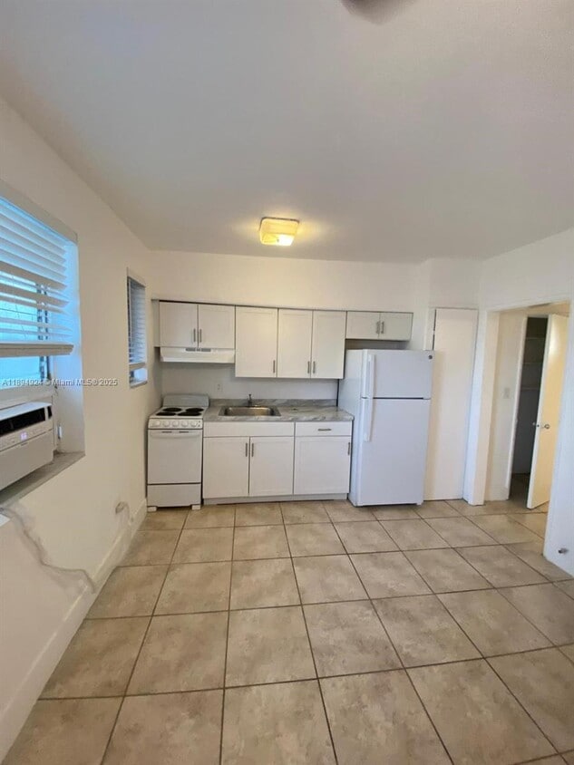 Foto del edificio - 527 SW 10th St