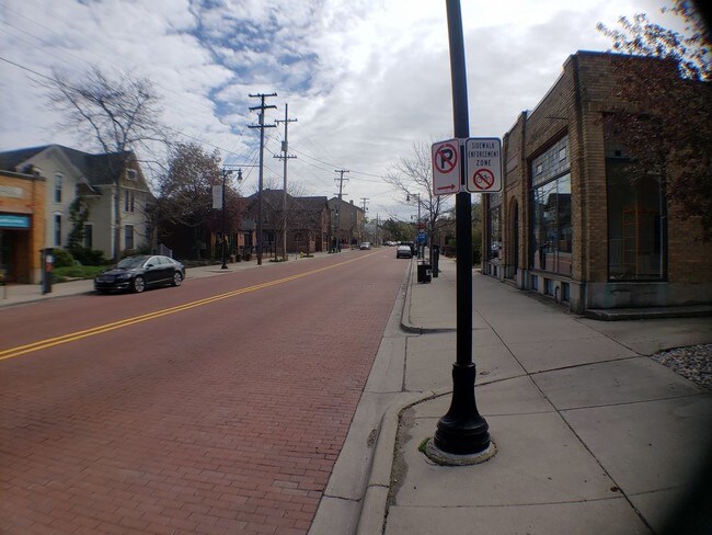 Foto del edificio - Heart of Cherry Street UTILITIES INCLUDED 1 b