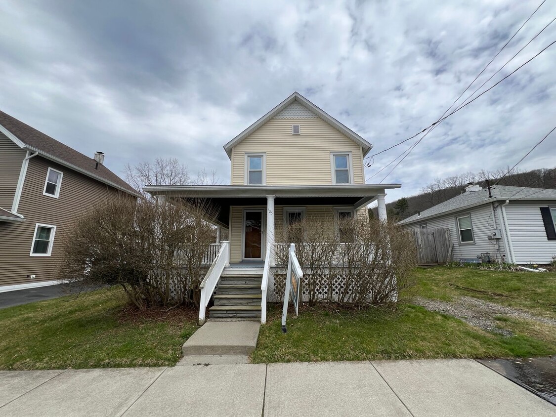 Primary Photo - Spacious House on Binghamton’s Southside