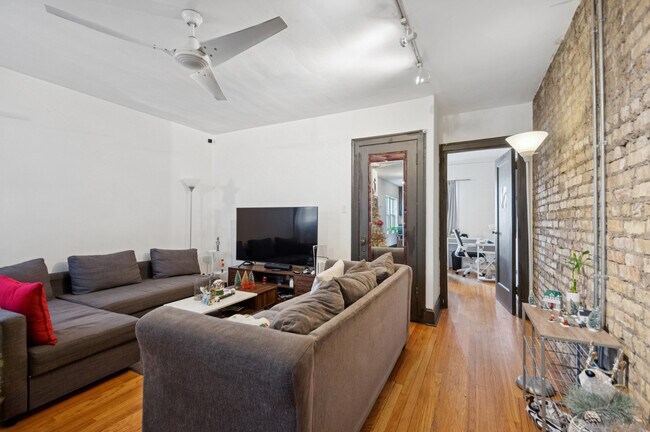 Foto del edificio - 6238 N Broadway