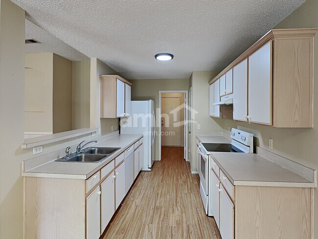 Building Photo - 3245 Bent Creek Dr