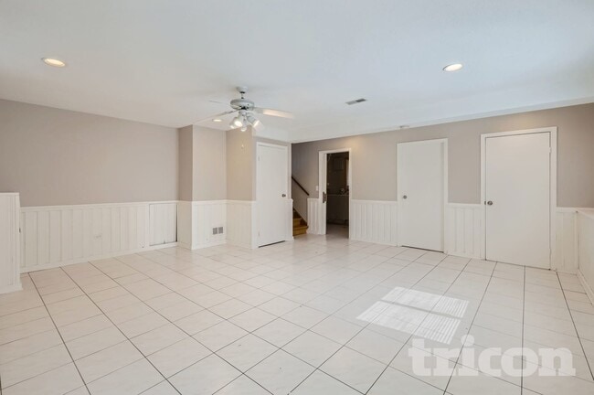 Building Photo - 285 Polo Club Dr