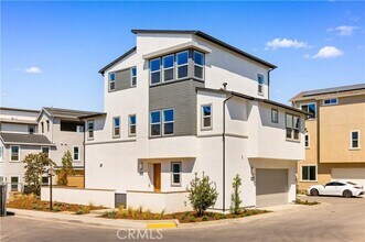 Building Photo - 353 Proctor