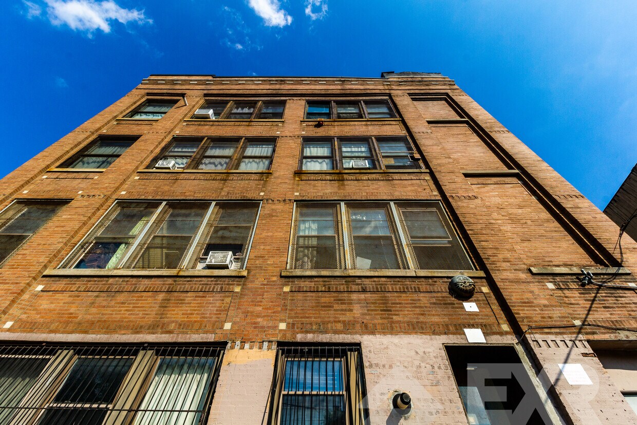 Foto principal - 142 Stockholm St