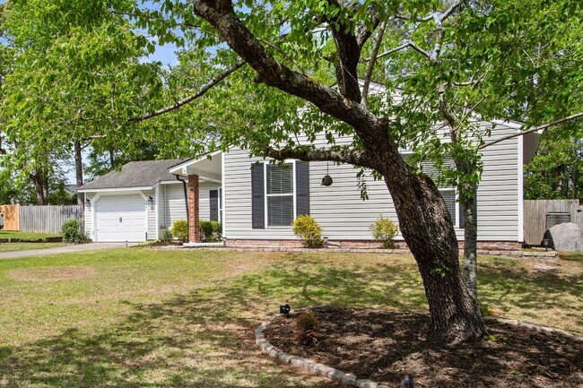 Foto del edificio - Charming Home Near Northeast Creek Park