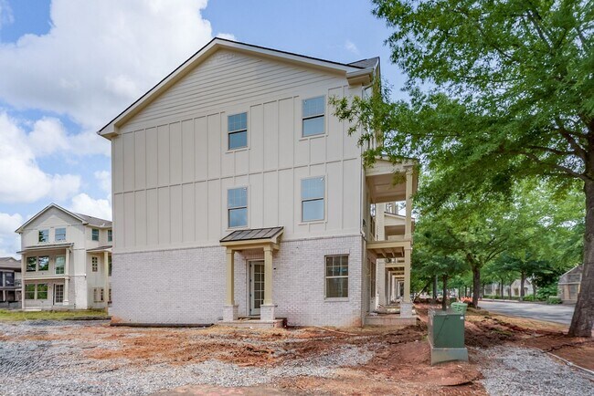 Building Photo - 1468 Paul W Bryant Dr