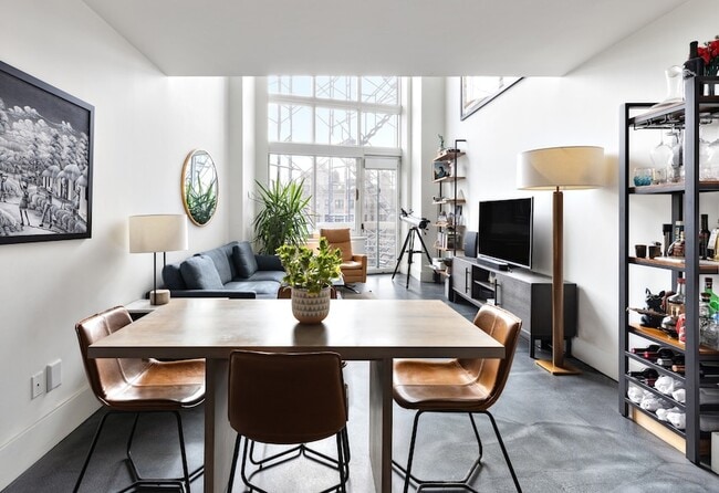 Foto del edificio - 201 W 72nd St